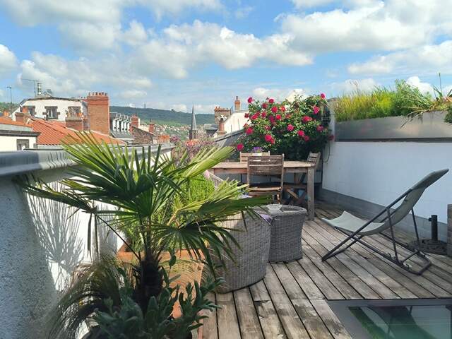 Triplex de caractère, Clermont-Ferrand centre, climatisé, 6 pièces, 150 m², terrasse, balcons et vues dégagées — photo du bien