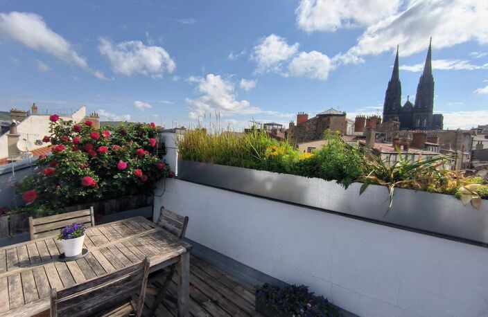 Triplex de caractère, Clermont-Ferrand centre, climatisé, 6 pièces, 150 m², terrasse, balcons et vues dégagées — photo 3