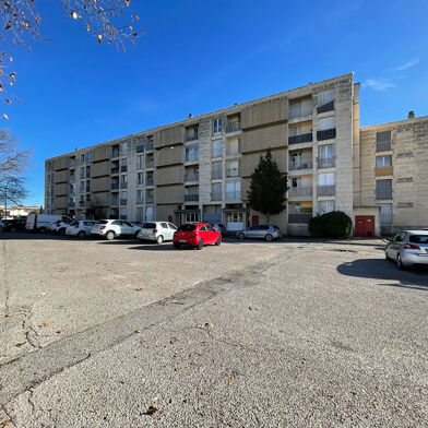 Appartement 3 pièces 750 €