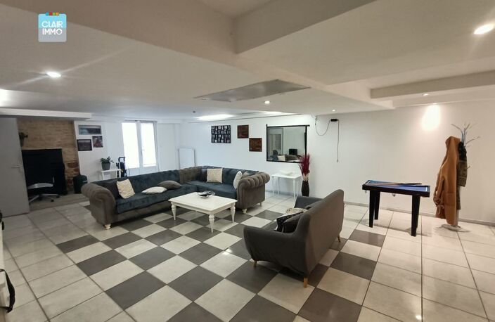 A LUGNY PROCHE MACON EN BOURGOGNE MAISON 9 PIECES DE 240 M² — photo 3
