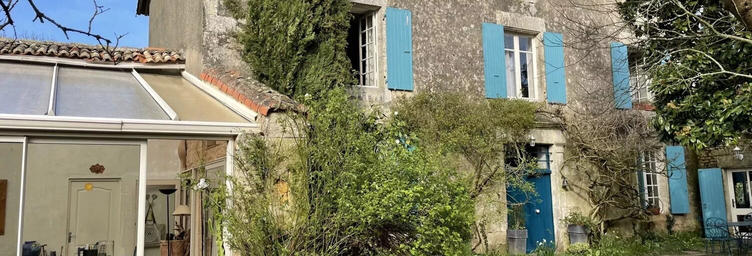 Maison 8 Pièces 211 m² à vendre à Nanteuil (79400)