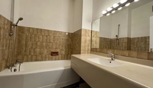 Appartement  à louer Marseille 8eme 13008