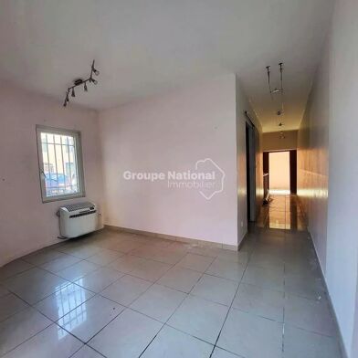 Commerce 3 pièces 690 €