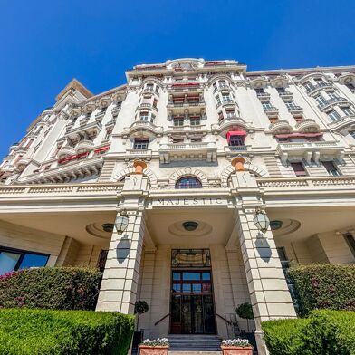 Appartement 5 pièces 1590000 €