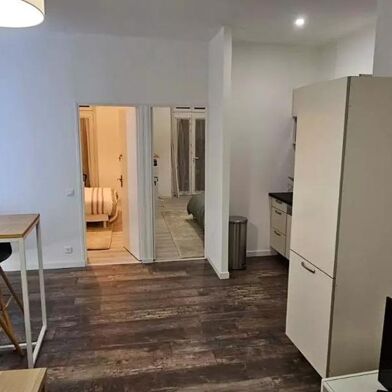 Appartement 3 pièces 1075 €