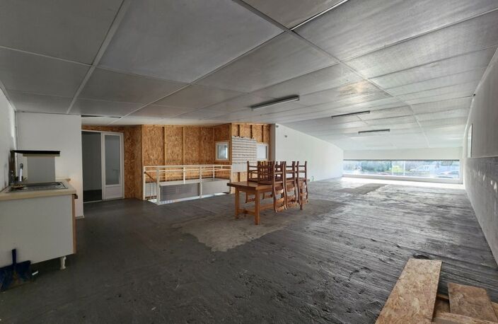 LE CHATEAU D'OLERON emplacement N°1 Local commercial de 204 m2 disponible — photo 5