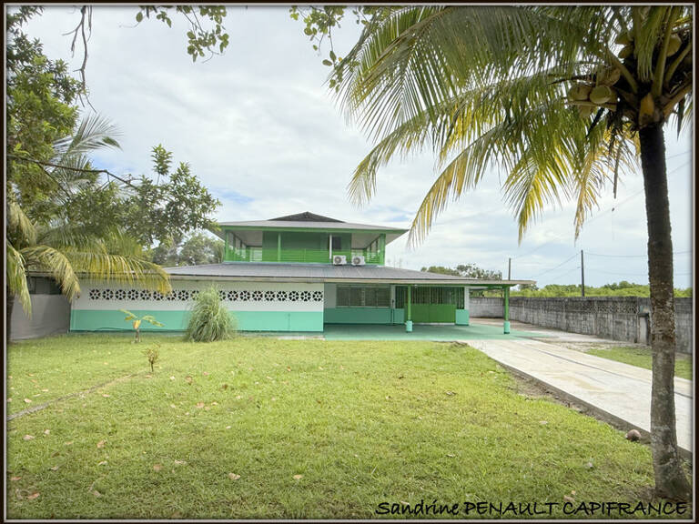 A VENDRE A KOUROU (GUYANE FRANCAISE) UNE CHARMANTE PROPRIETE DE 486 m² - DEUX APPARTEMENTS T3 - UN STUDIO - SUPERFICIE DU TERRAIN DE 5000 m² - AU PRIX DE 427000 € — photo 1