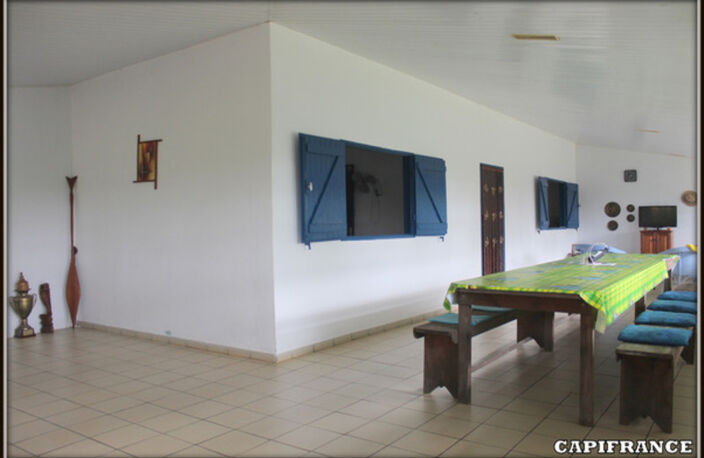 A VENDRE A KOUROU (GUYANE FRANCAISE) UNE CHARMANTE PROPRIETE DE 486 m² - DEUX APPARTEMENTS T3 - UN STUDIO - SUPERFICIE DU TERRAIN DE 5000 m² - AU PRIX DE 427000 € — photo 5