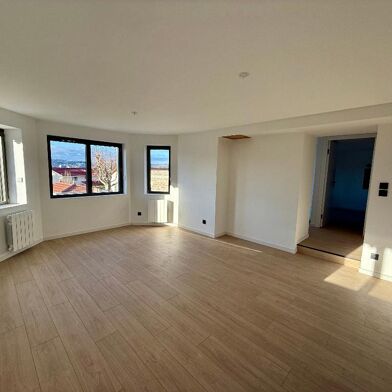 Appartement 2 pièces 890 €