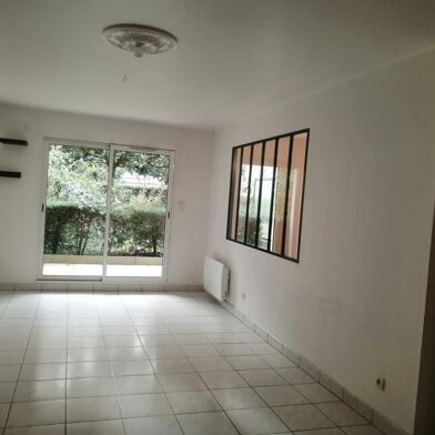 Appartement 3 pièces 1015 €
