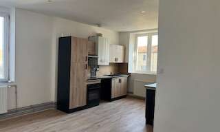 Appartement  98 m² à louer à Échenoz-la-Méline (70000)