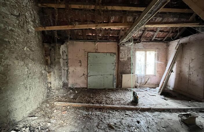 Petite maison à rénover entre coeur historique et plein campagne — photo 5