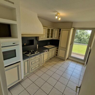 Appartement 3 pièces 660 €