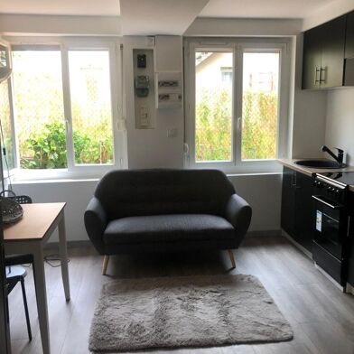 Appartement 1 pièces 330 €