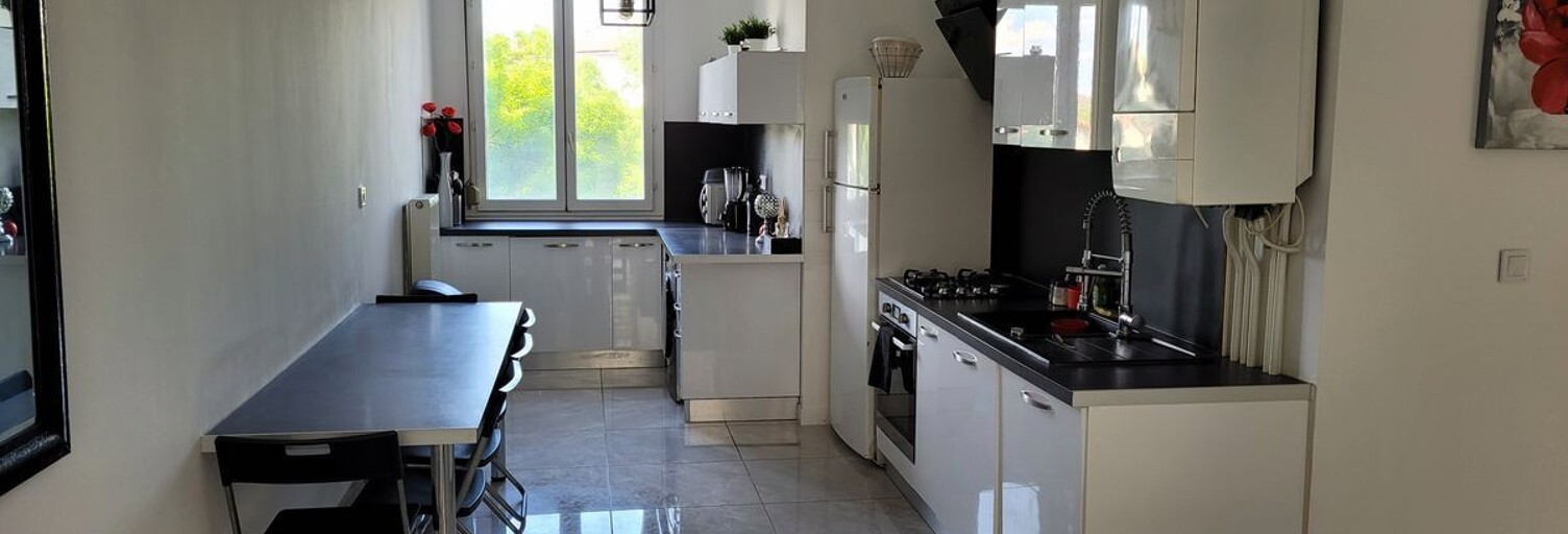 Appartement 5 Pièces 90 m² à louer à Bron (69500)