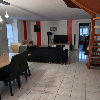 Appartement 5 pièces 850 €