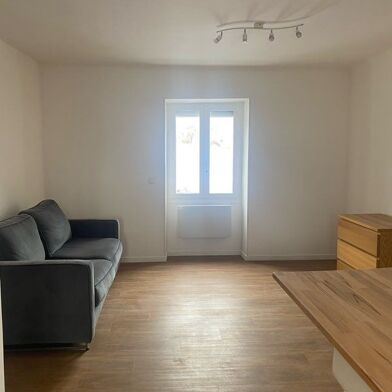 Appartement 1 pièces 700 €