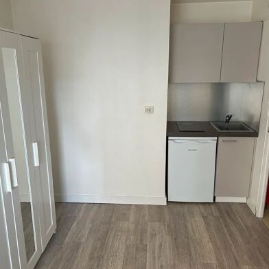 Appartement 1 pièces 700 €
