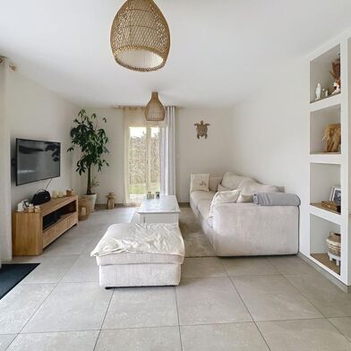 Maison 3 pièces 1300 €