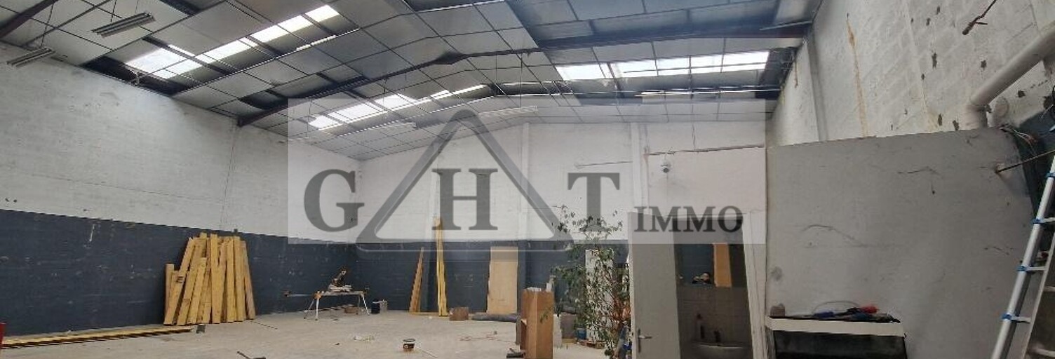 Local industriel  270 m² à louer à Stains (93240)