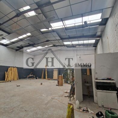 Local industriel  2970 €