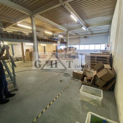 Local industriel  3190 €