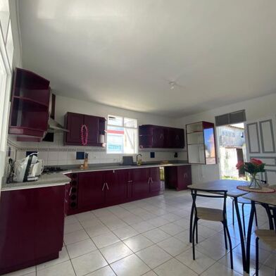 Maison 5 pièces 1300 €