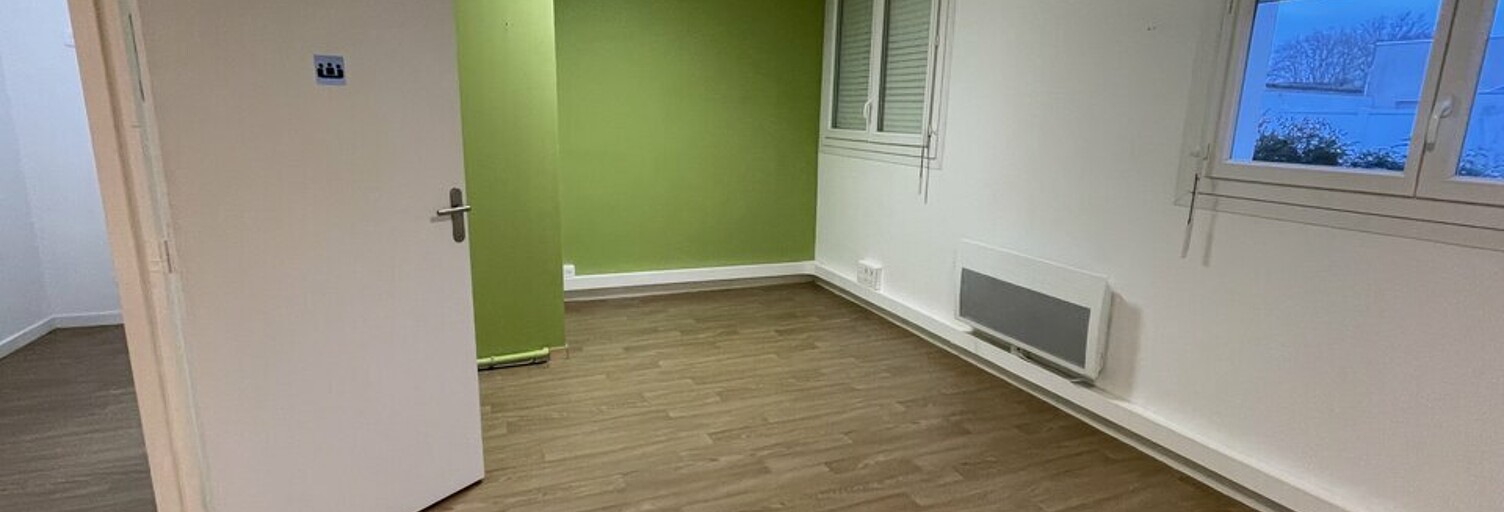 Bureau  93 m² à louer à Lorient (56100)