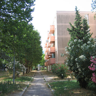 Appartement 5 pièces 876 €