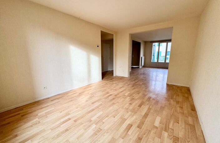 Maison 116 m², grand séjour, 4 chambres, garage et jardin - DPE C — photo 2