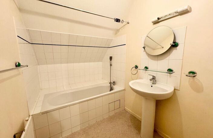 Maison 116 m², grand séjour, 4 chambres, garage et jardin - DPE C — photo 5
