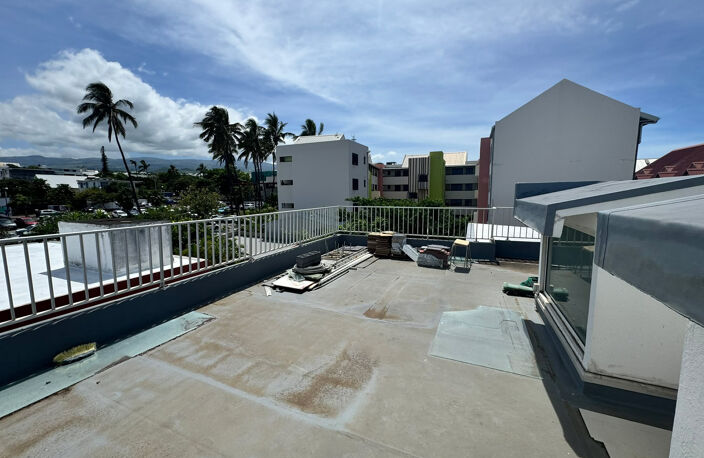 IMMEUBLE HYPER CENTRE ST PIERRE VENDU VIDE — photo 4
