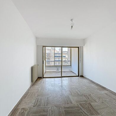 Appartement 1 pièces 730 €