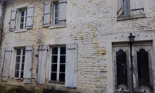 Maison 10 Pièces 258 m² à vendre à Nercillac (16200)