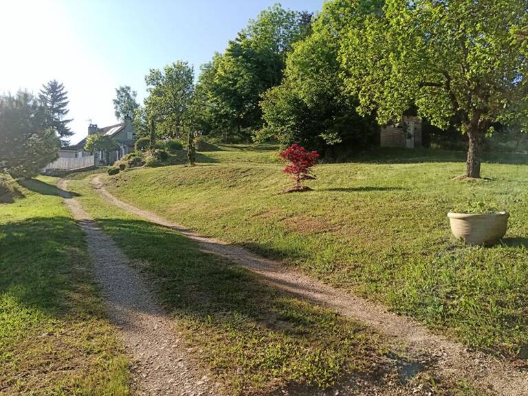 Le Pertuis(43), maison de 120 m2 habitables, 3 chambres, piscine sur 3.444 m2 de terrain — photo 1