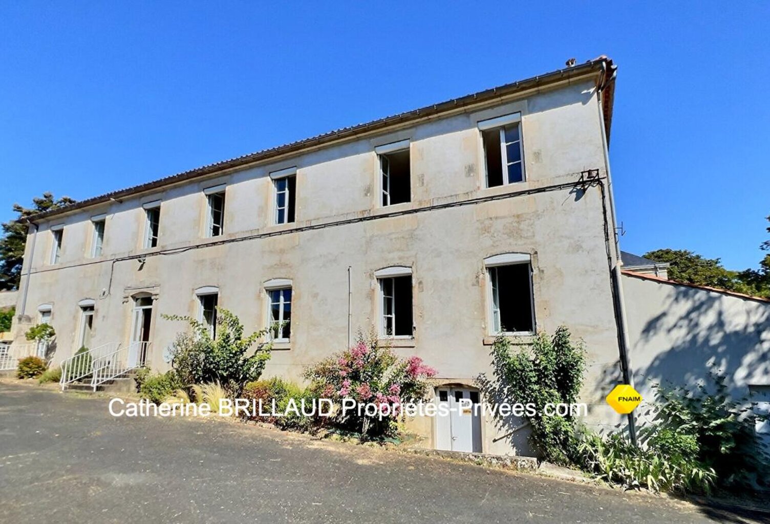 Maison Chaille Les Marais 35 pièce(s) 1150 m2 — photo 1