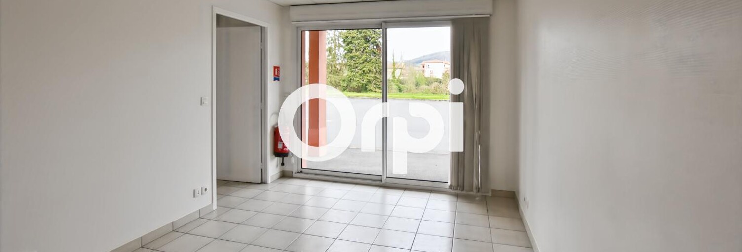 Commerce  27 m² à louer à Sainte-Foy-l'Argentière (69610)