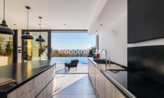 Maison 5 Pièces 234 m² à vendre à Tourrettes-sur-Loup (06140)