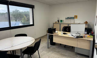 Bureau  17 m² à louer à Lambesc (13410)