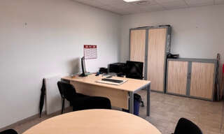 Bureau  17 m² à louer à Lambesc (13410)
