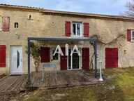 Deux maisons de village proche de ST FRAIGNE — photo 2