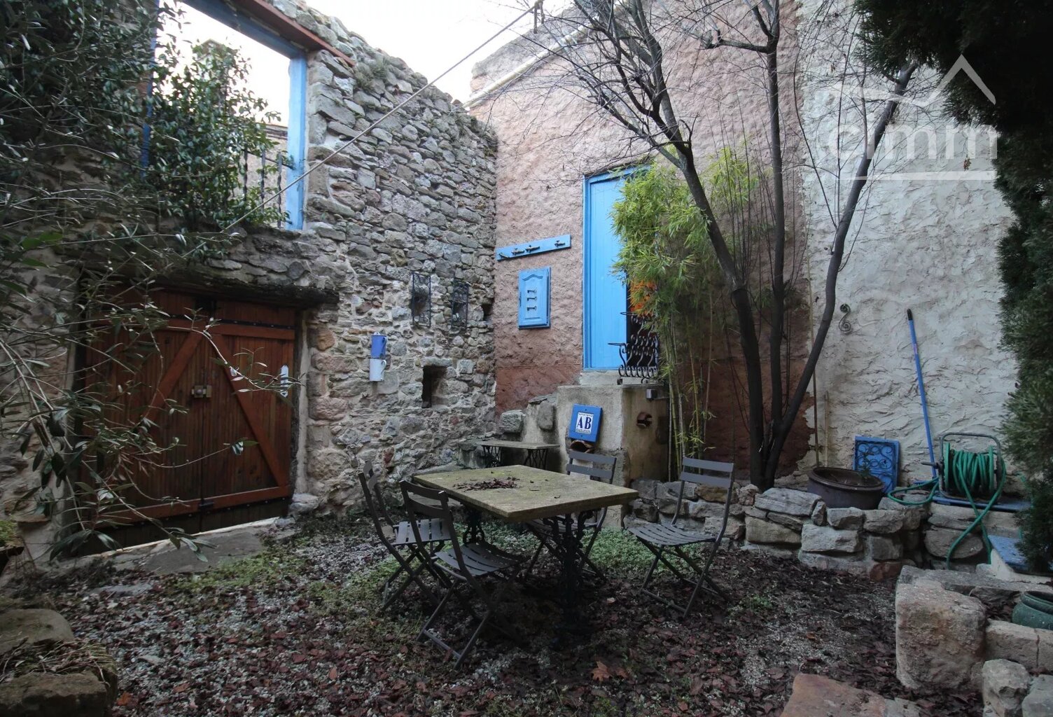 A vendre maison atypique avec logement indépendant et extérieur — photo 1