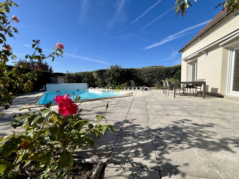 Le calme, l'espace, la piscine et surtout, une maison où l — photo 1