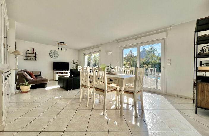 Le calme, l'espace, la piscine et surtout, une maison où l — photo 4