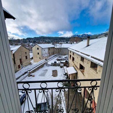 Appartement 9 pièces 275000 €