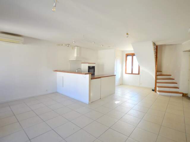 Maison vigneronne 3 pièces – Prades-le-Lez – Grand garage vouté — photo du bien