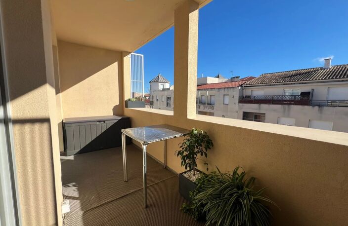 🏡  À VENDRE – T2 rénové avec terrasse et parking – Place des Patriotes, Montpellier — photo 3