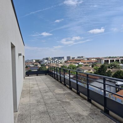 Appartement 4 pièces 1065 €