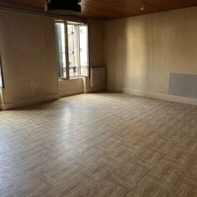 Immeuble  113400 €