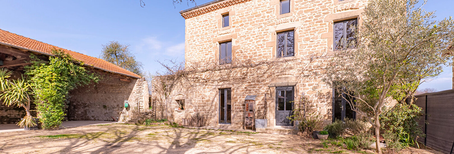 Maison 8 Pièces 182 m² à vendre à Saint-Jean-de-Galaure (26240)